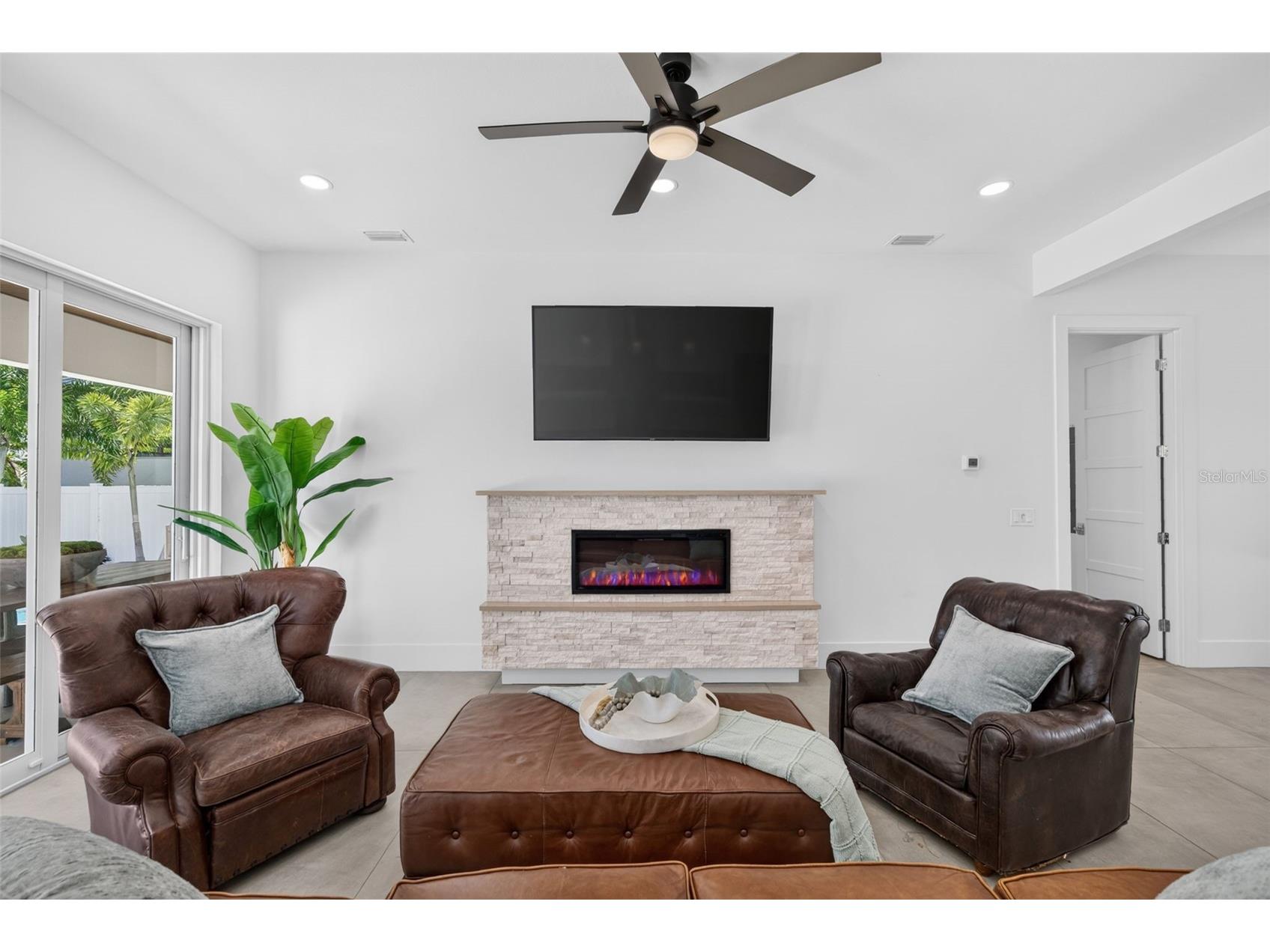 2430 Floyd Street Sarasota FL 34239 A4697497 image11