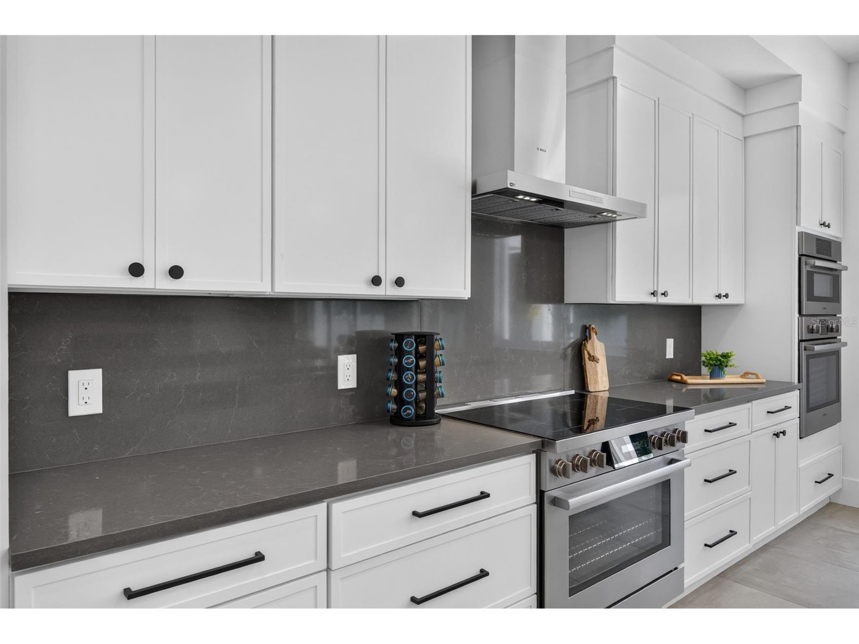 2430 Floyd Street Sarasota FL 34239 A4697497 image15