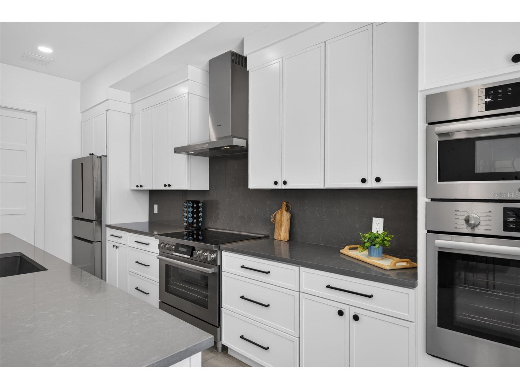 2430 Floyd Street Sarasota FL 34239 A4697497 image17