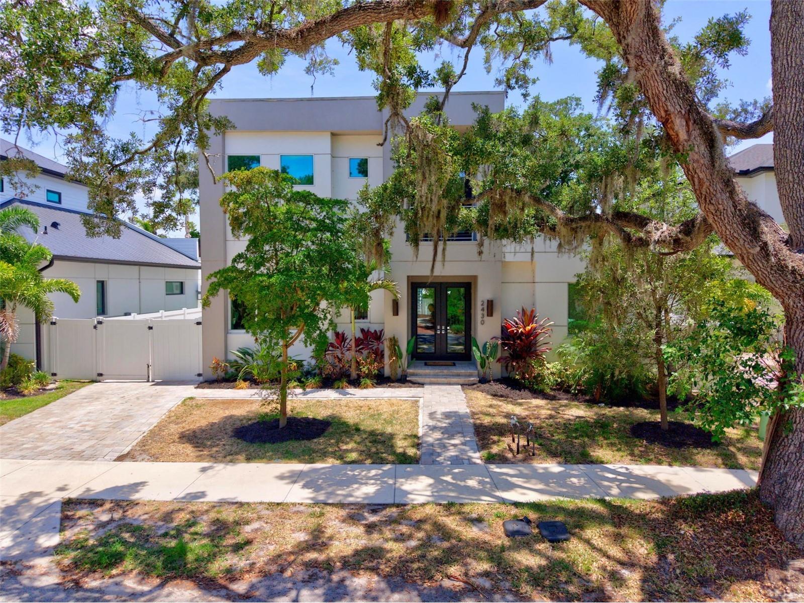 2430 Floyd Street Sarasota FL 34239 A4697497 image3