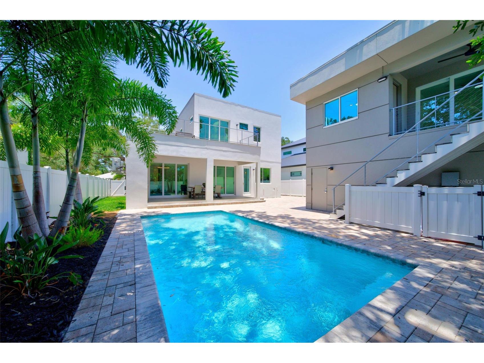 2430 Floyd Street Sarasota FL 34239 A4697497 image36