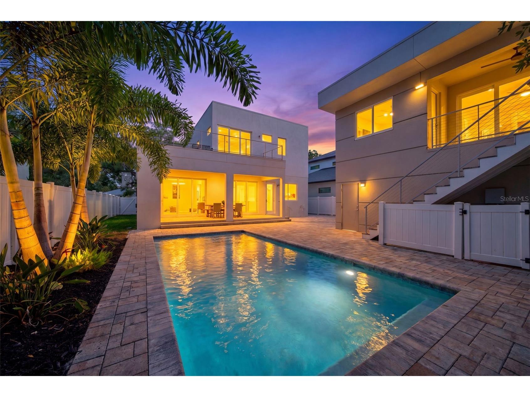 2430 Floyd Street Sarasota FL 34239 A4697497 image37