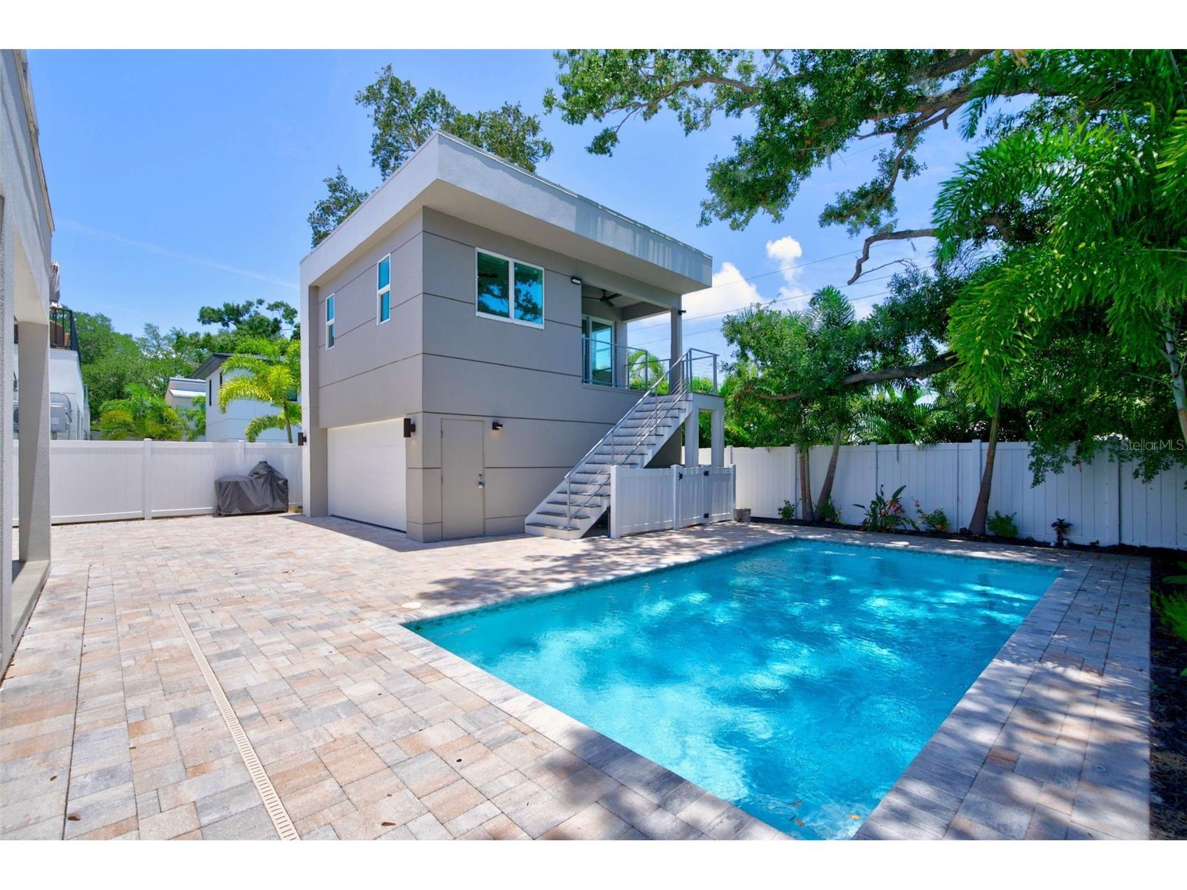 2430 Floyd Street Sarasota FL 34239 A4697497 image39