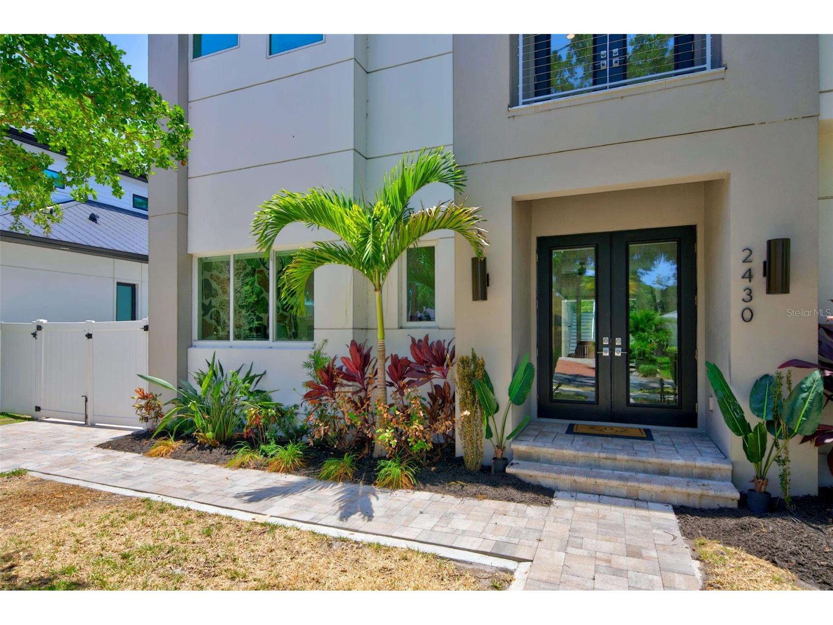 2430 Floyd Street Sarasota FL 34239 A4697497 image4