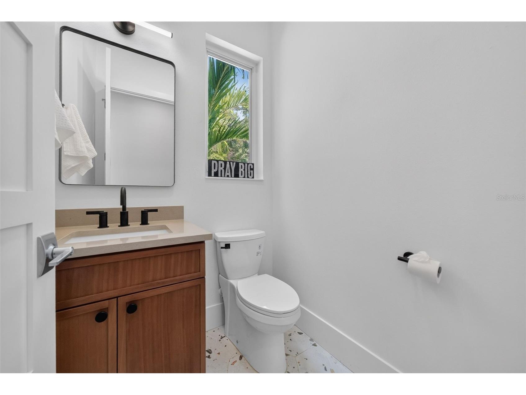 2430 Floyd Street Sarasota FL 34239 A4697497 image40