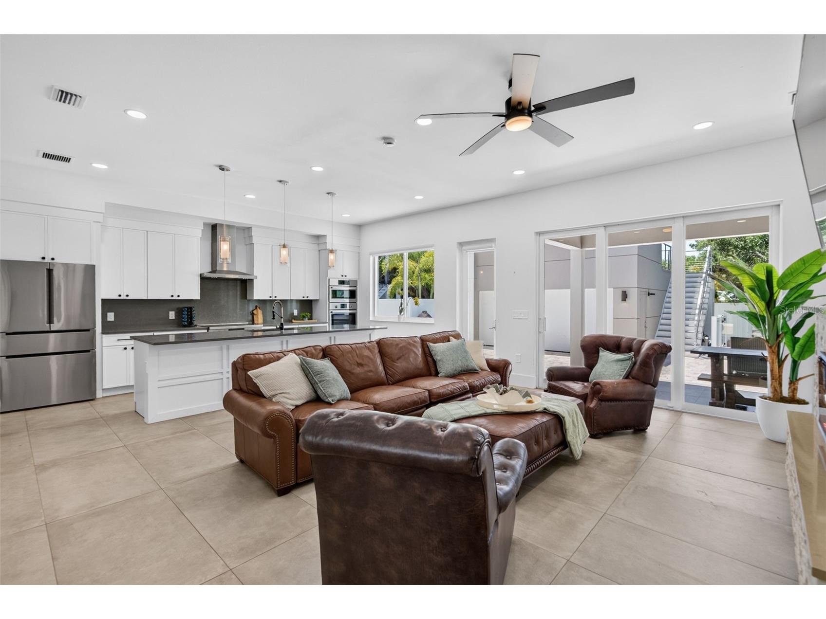 2430 Floyd Street Sarasota FL 34239 A4697497 image8