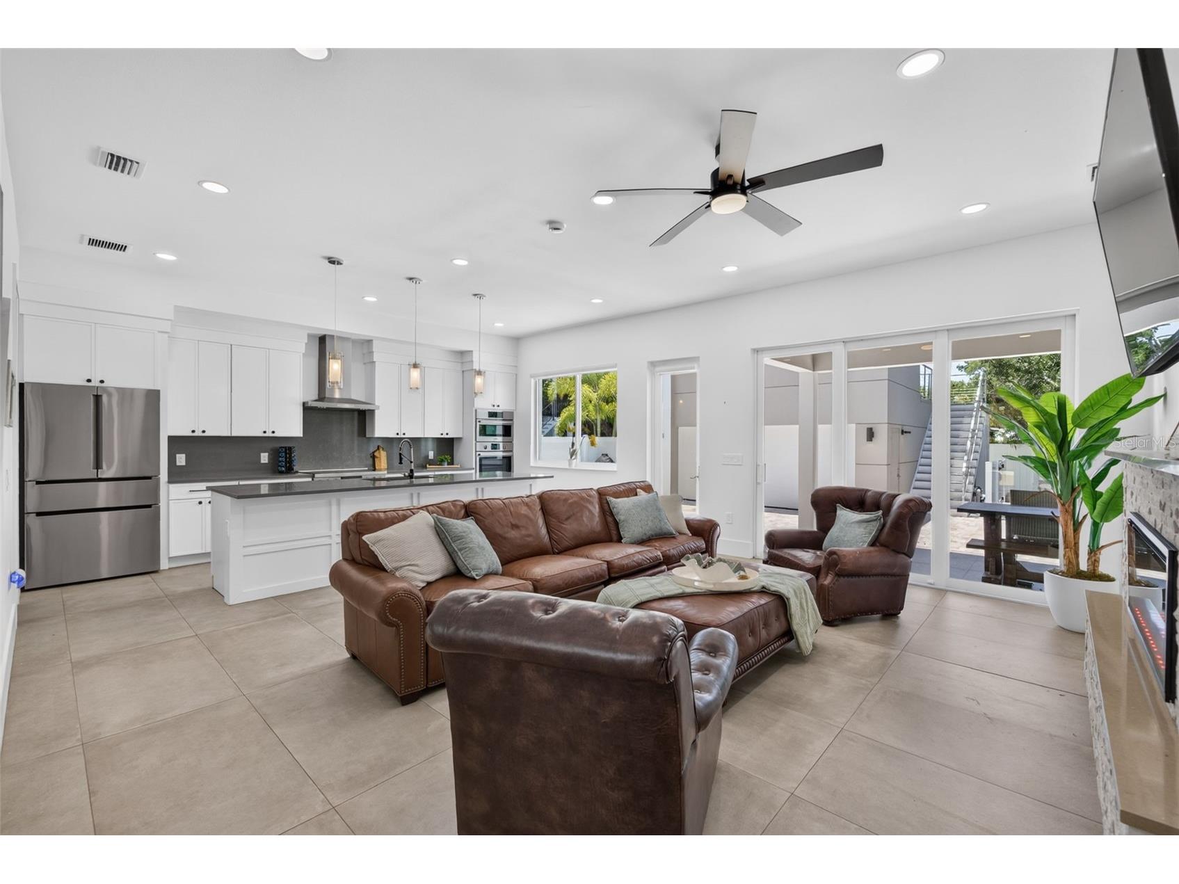 2430 Floyd Street Sarasota FL 34239 A4697497 image9