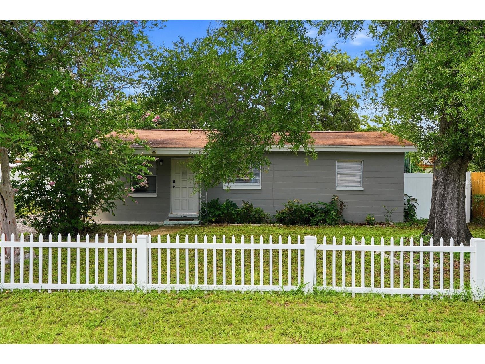 2430 N Ramona Circle Tampa FL 33612 TB8522465 image1