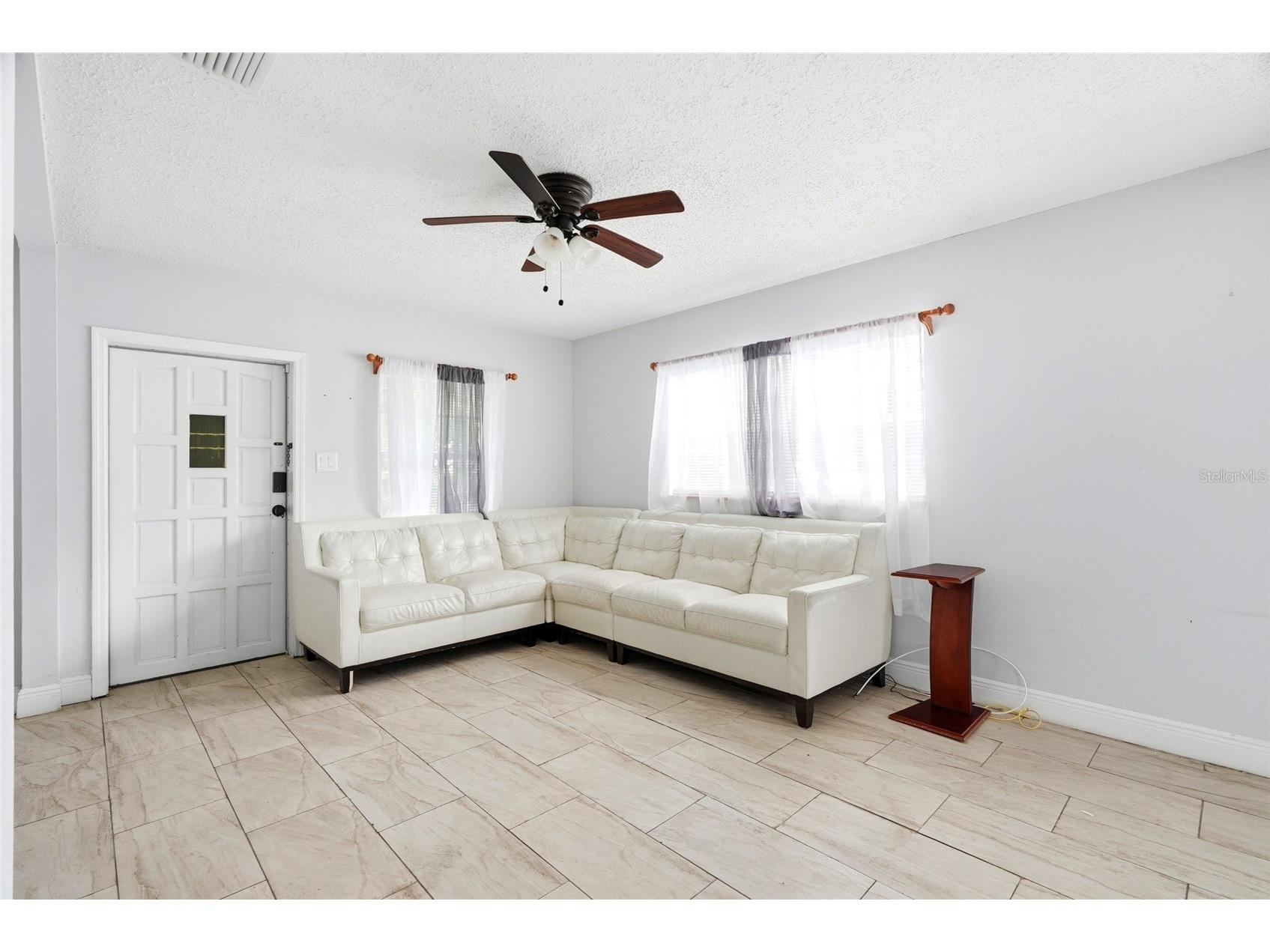 2430 N Ramona Circle Tampa FL 33612 TB8522465 image5