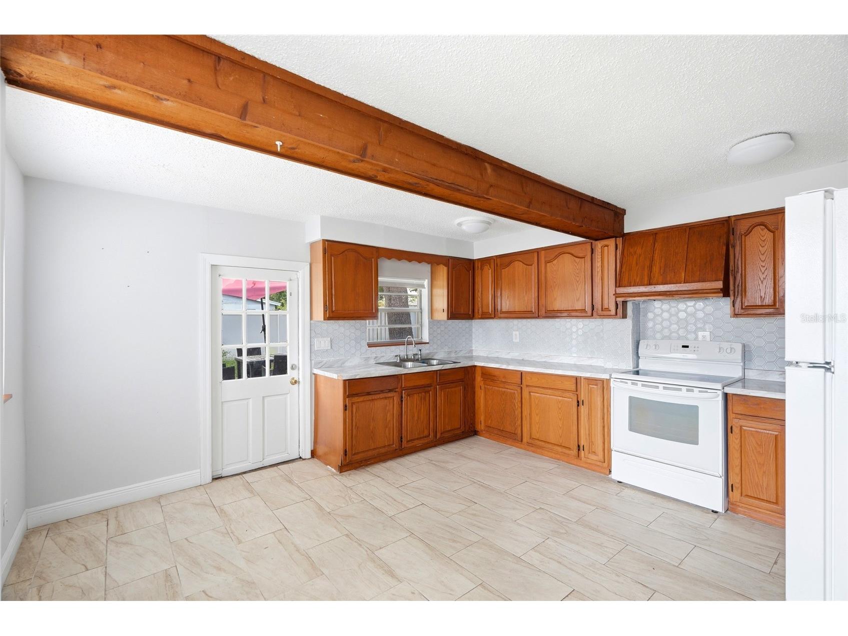 2430 N Ramona Circle Tampa FL 33612 TB8522465 image8