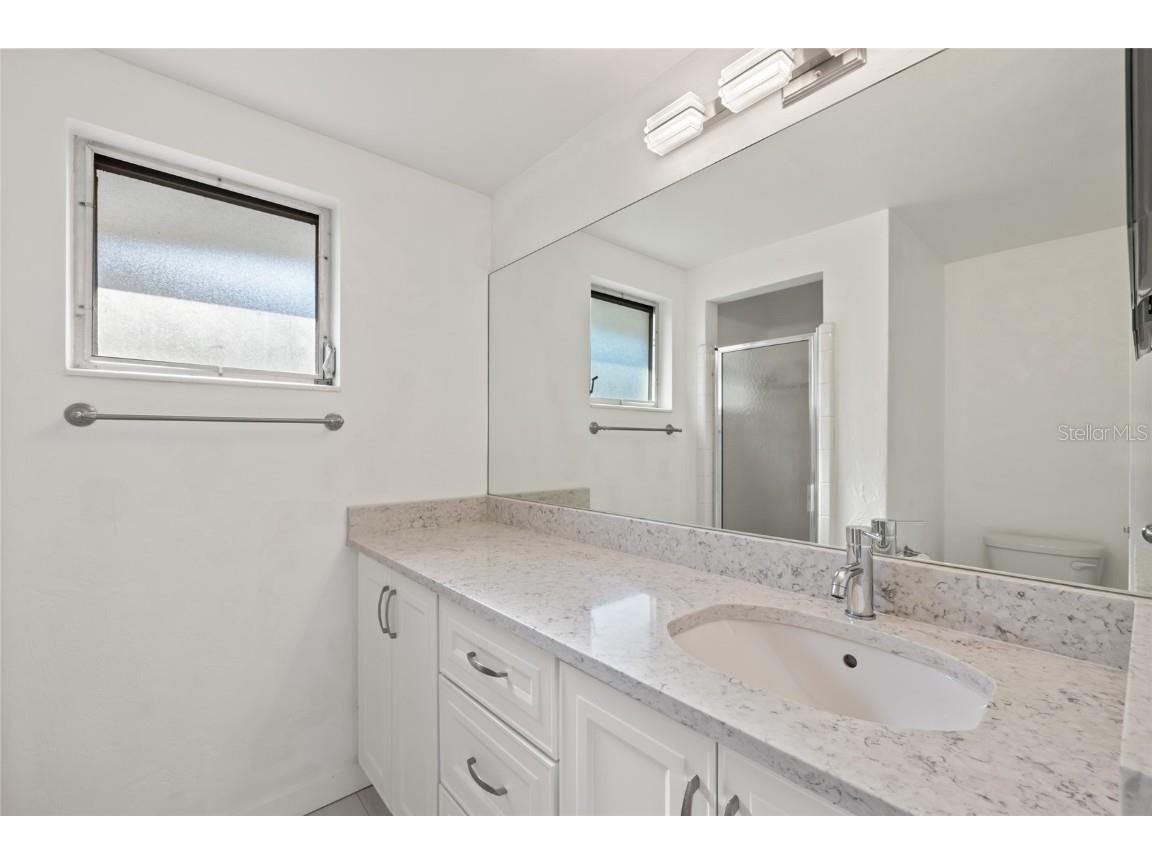 2430 Post Road Sarasota FL 34231 A4672621 image17