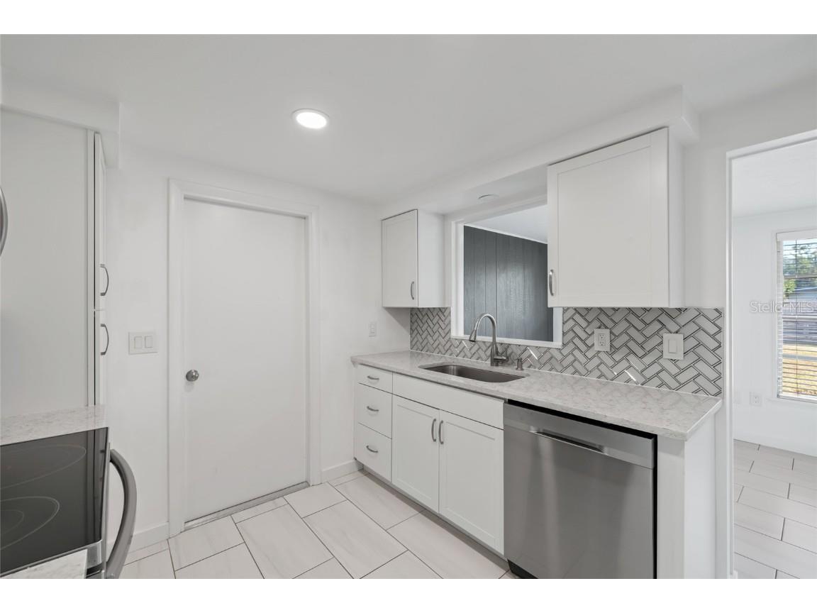 2430 Post Road Sarasota FL 34231 A4672621 image21