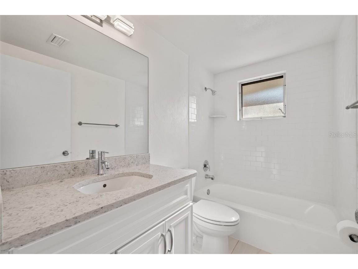 2430 Post Road Sarasota FL 34231 A4672621 image24