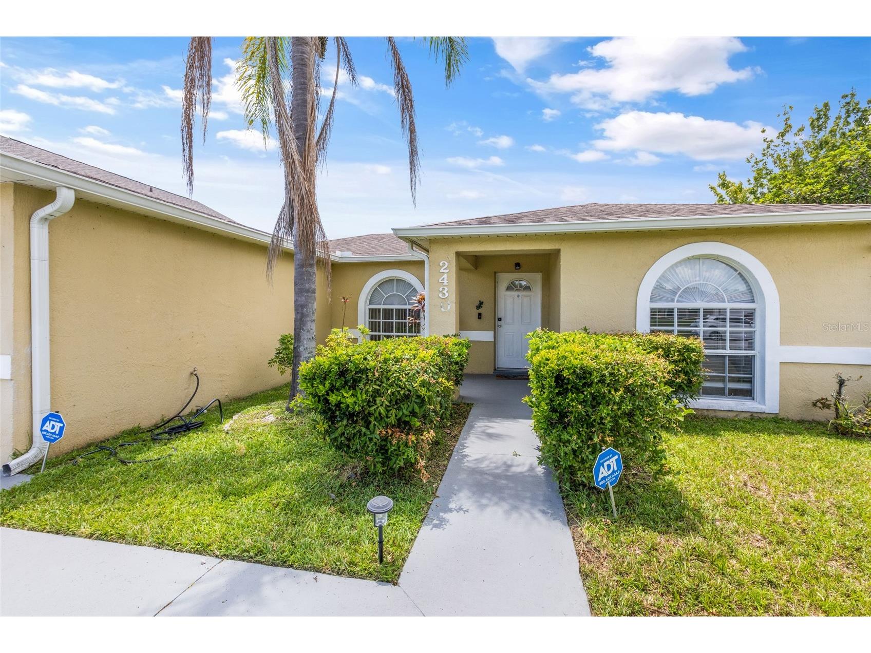 2430 Quail Run Boulevard Kissimmee FL 34744 V4948022 image3