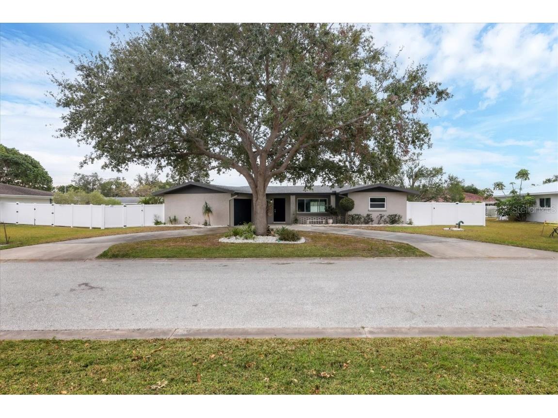 2430 Sunnyside Lane Sarasota FL 34239 A4634957 image1