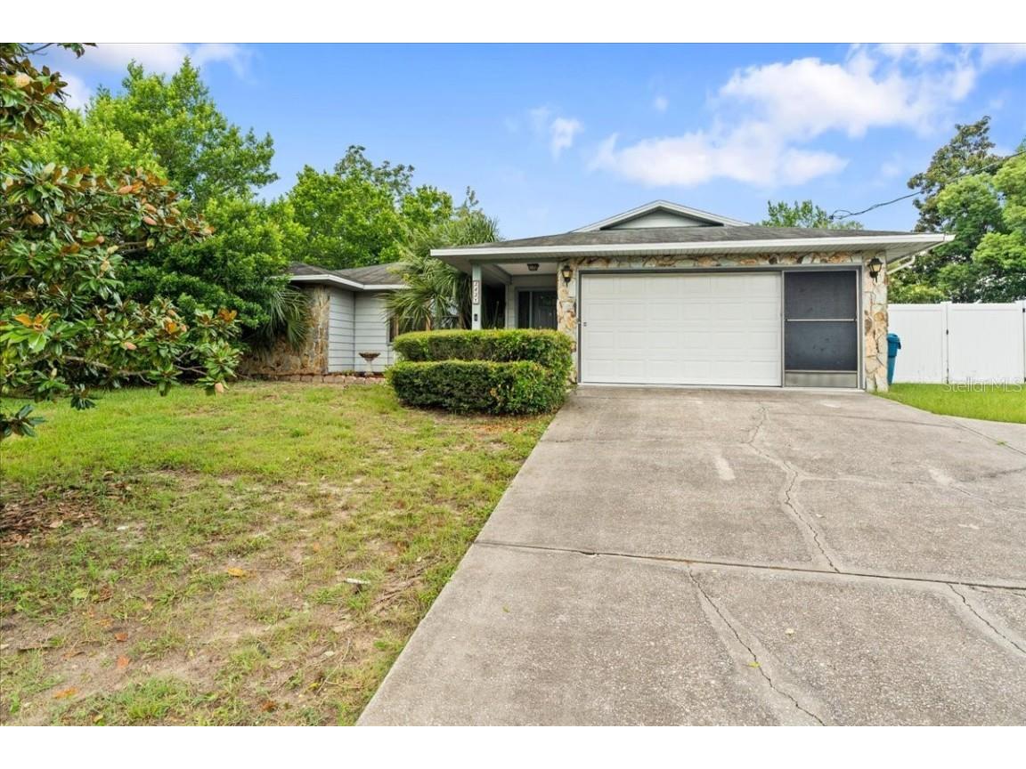 2431 Amherst Avenue Spring Hill FL 34609 W7857327 image1