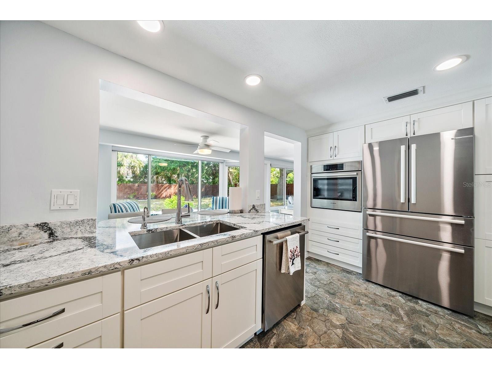 2431 Bispham Road Sarasota FL 34231 A4687726 image10