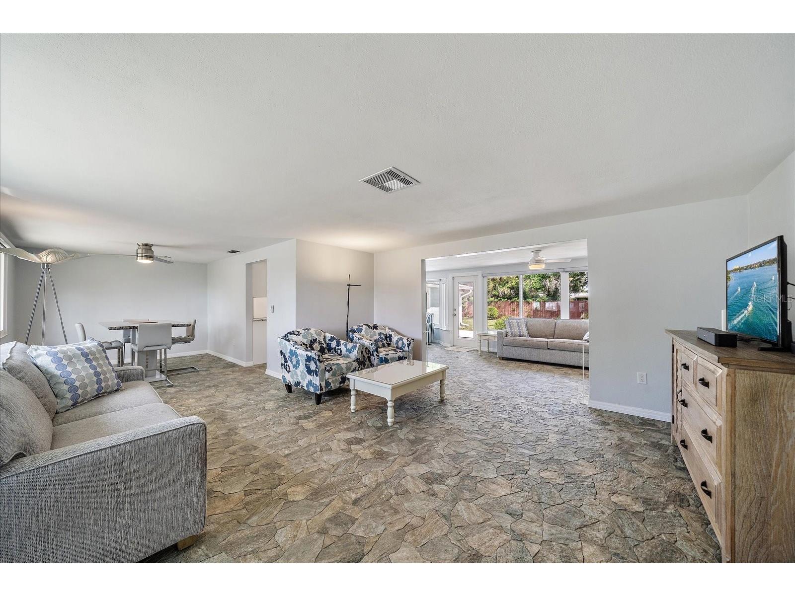 2431 Bispham Road Sarasota FL 34231 A4687726 image4