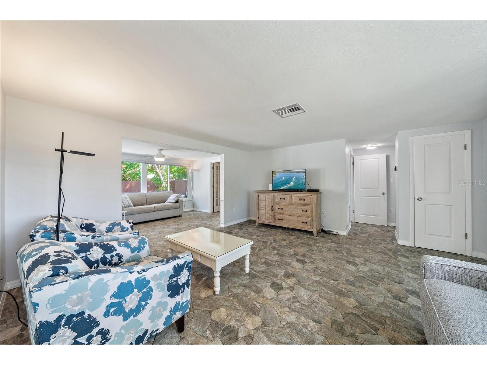 2431 Bispham Road Sarasota FL 34231 A4687726 image5