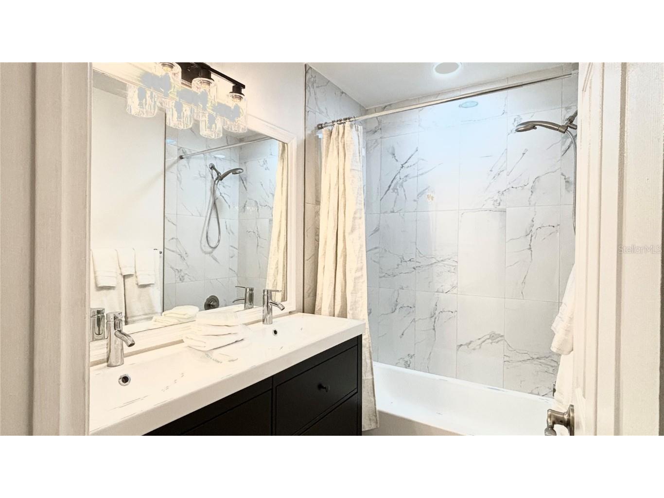 2431 Loma Linda Street Sarasota FL 34239 A4624205 image16