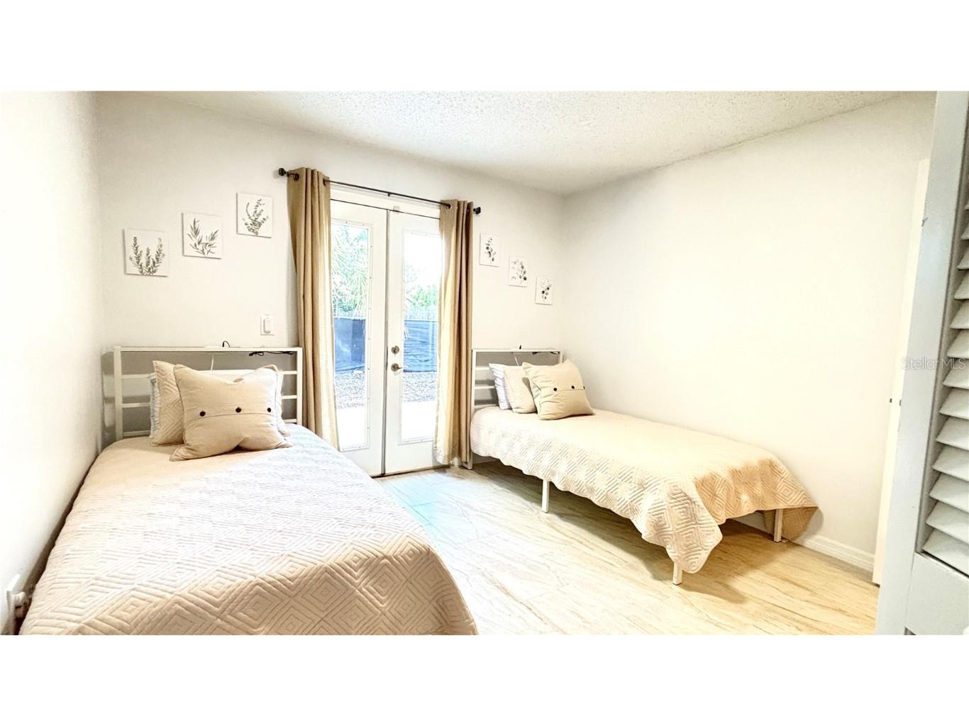 2431 Loma Linda Street Sarasota FL 34239 A4624205 image20