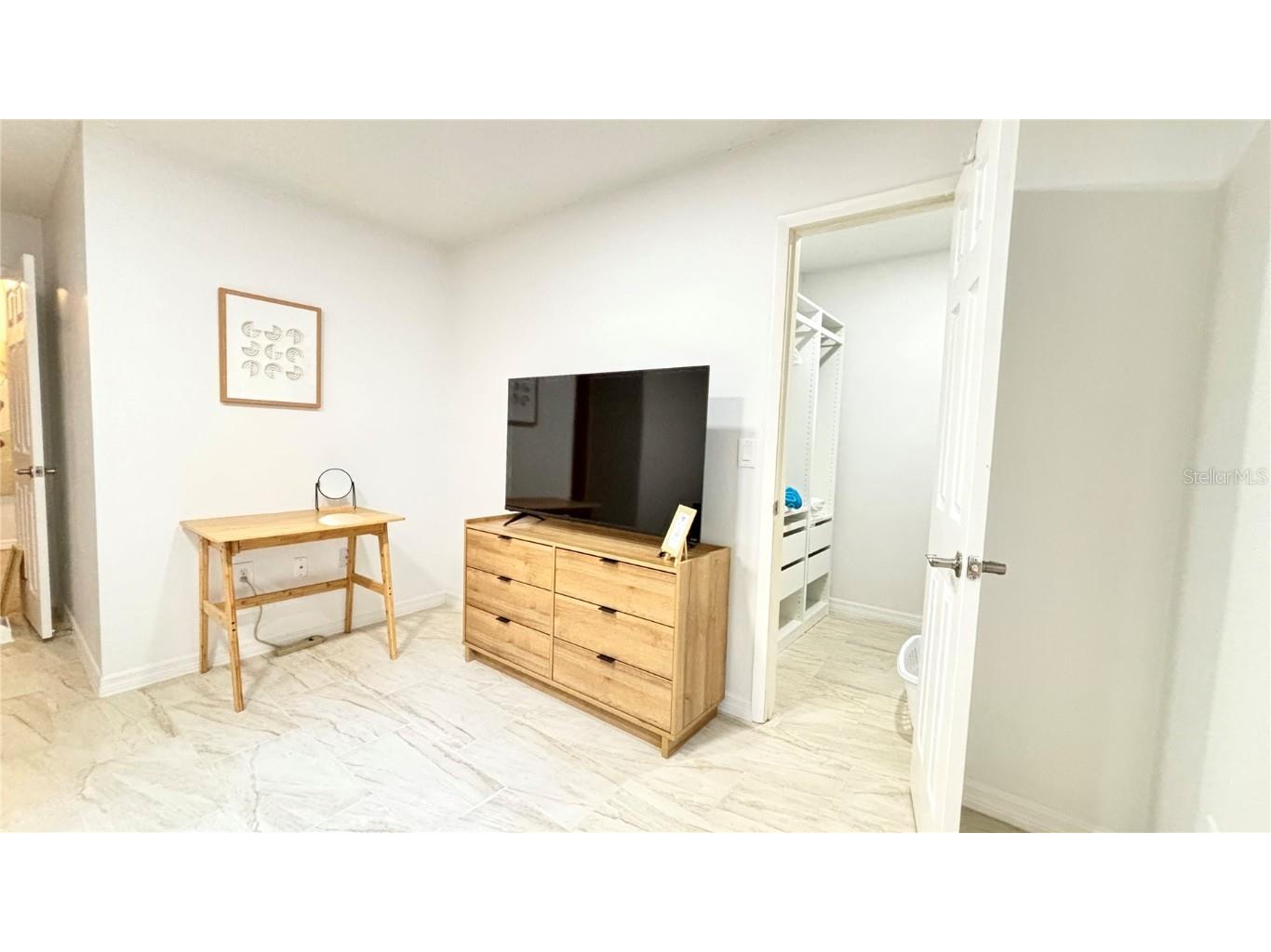 2431 Loma Linda Street Sarasota FL 34239 A4624205 image24