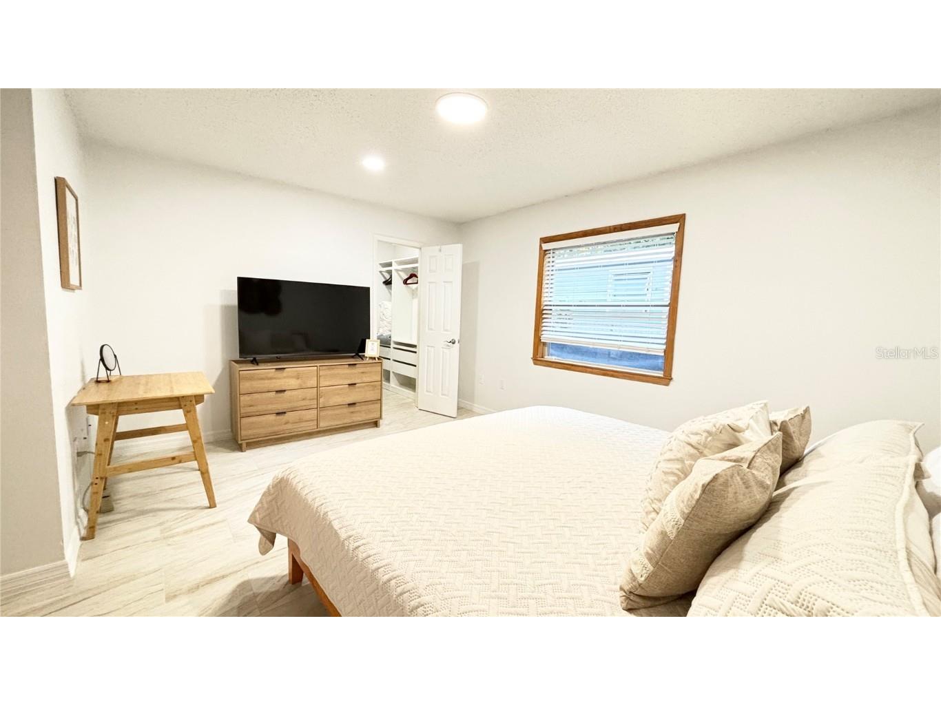 2431 Loma Linda Street Sarasota FL 34239 A4624205 image27