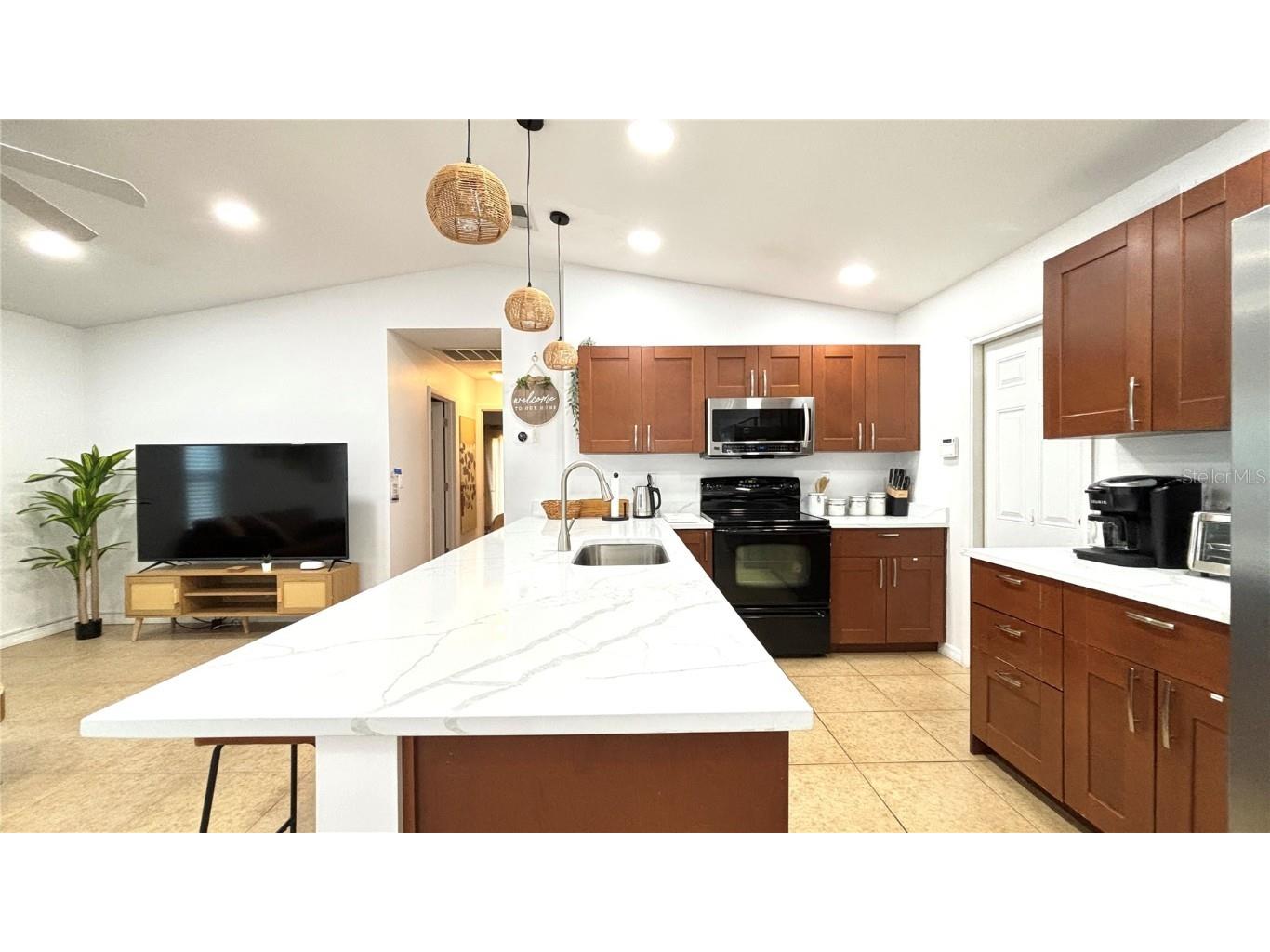 2431 Loma Linda Street Sarasota FL 34239 A4624205 image8