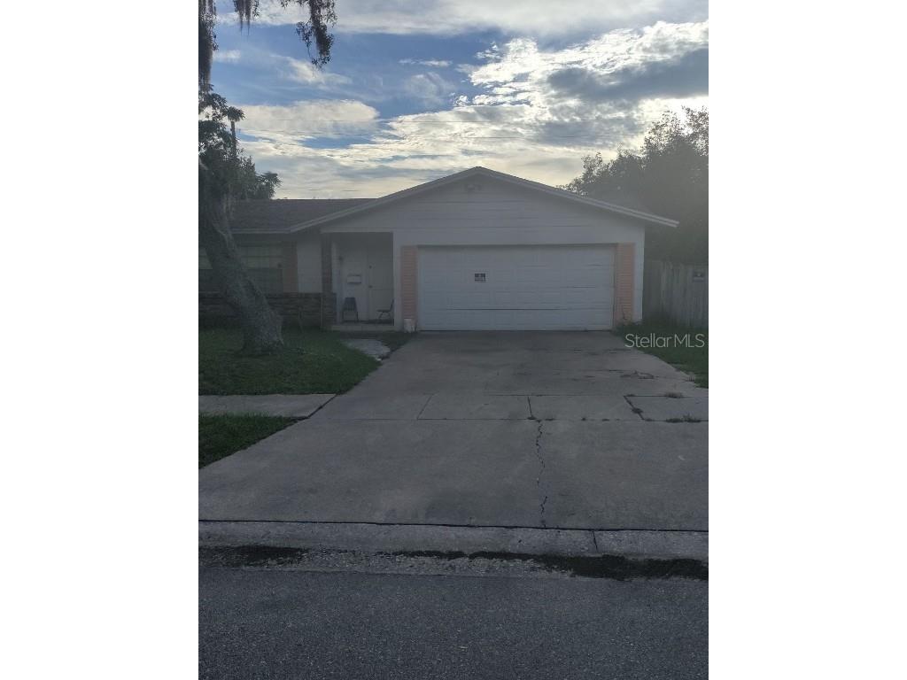 2432 E Locke Avenue Orlando FL 32818 O6218834 image1