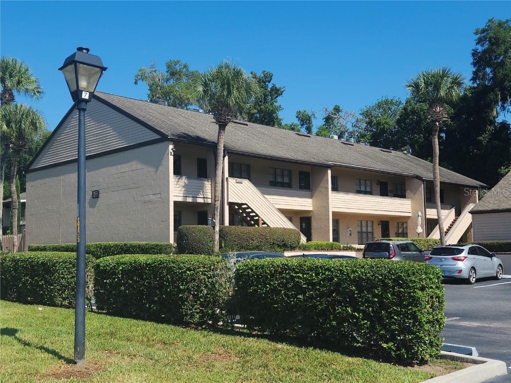 2433 NE 7th Street #6 Ocala FL 34470 OM713916 image1