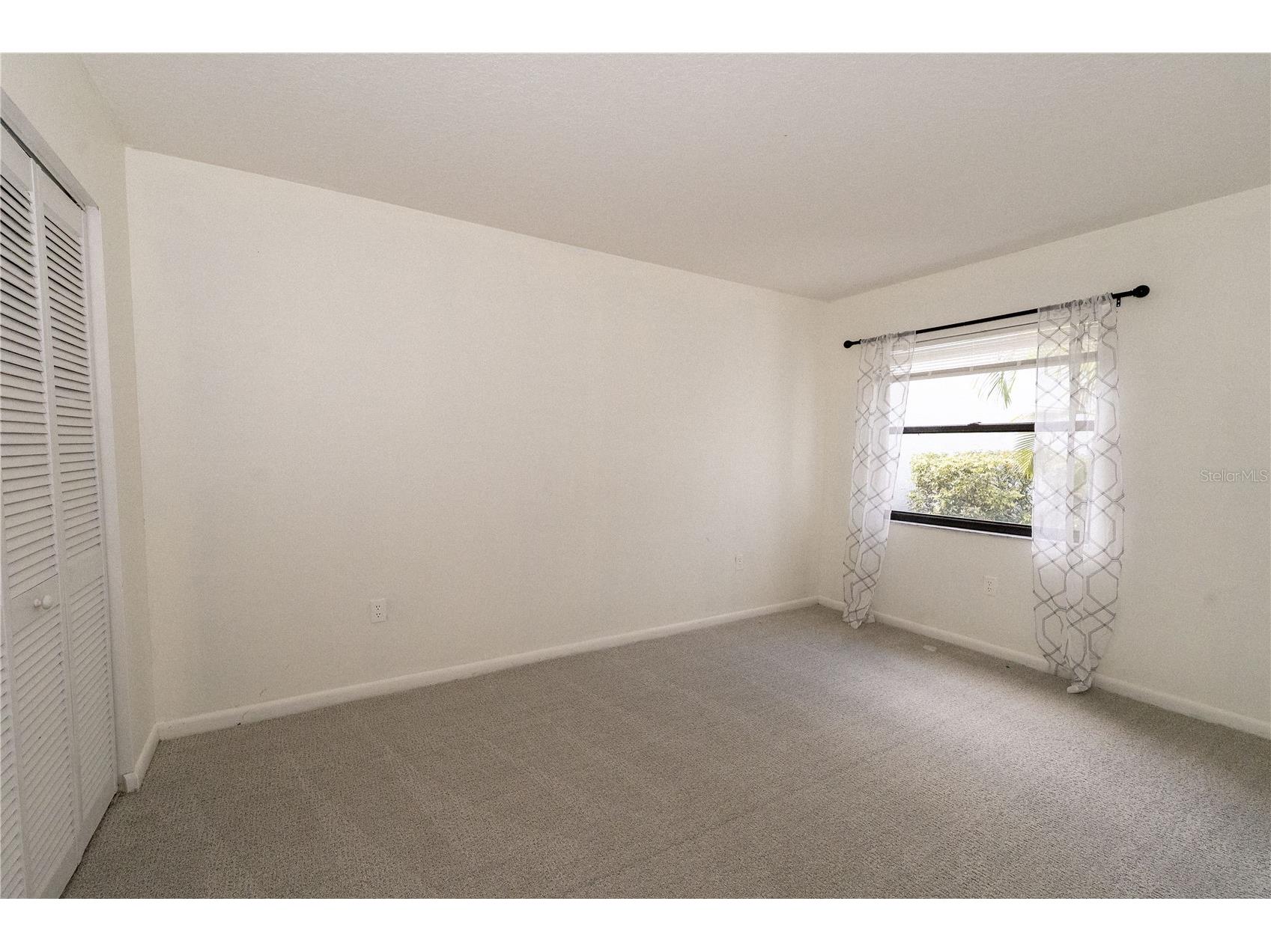 2433 Twin Drive #5 Sarasota FL 34234 A4693047 image15
