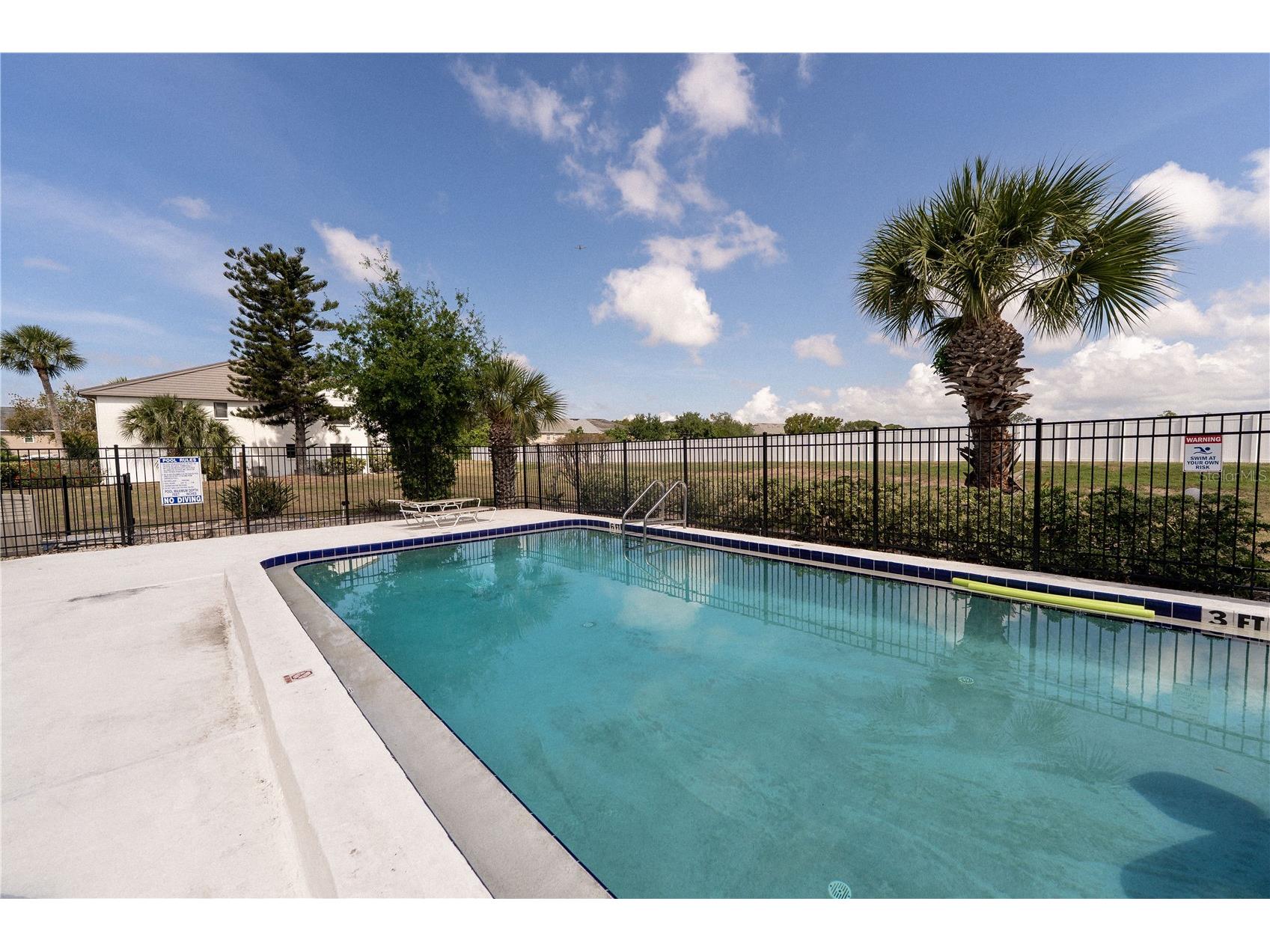 2433 Twin Drive #5 Sarasota FL 34234 A4693047 image17