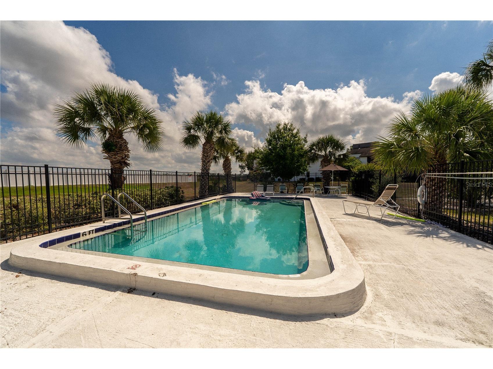 2433 Twin Drive #5 Sarasota FL 34234 A4693047 image2