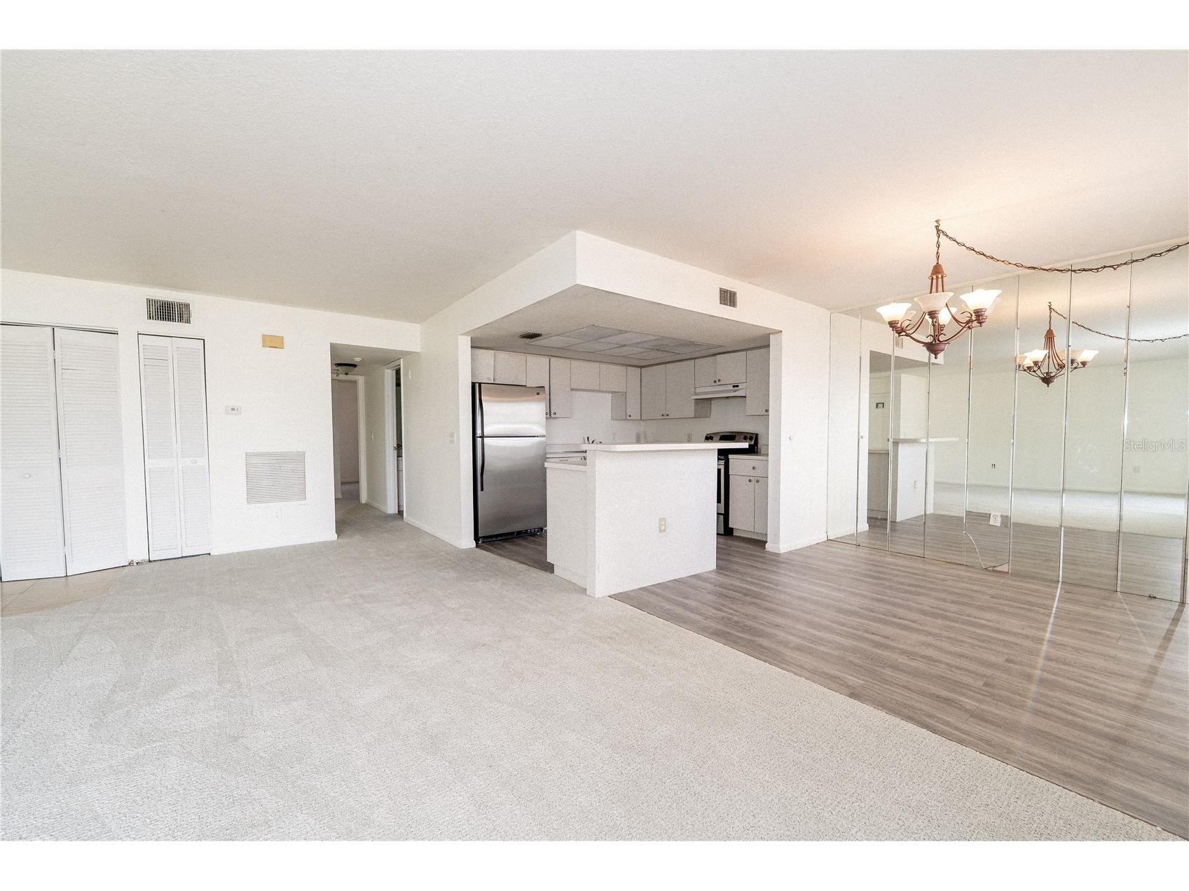 2433 Twin Drive #5 Sarasota FL 34234 A4693047 image4