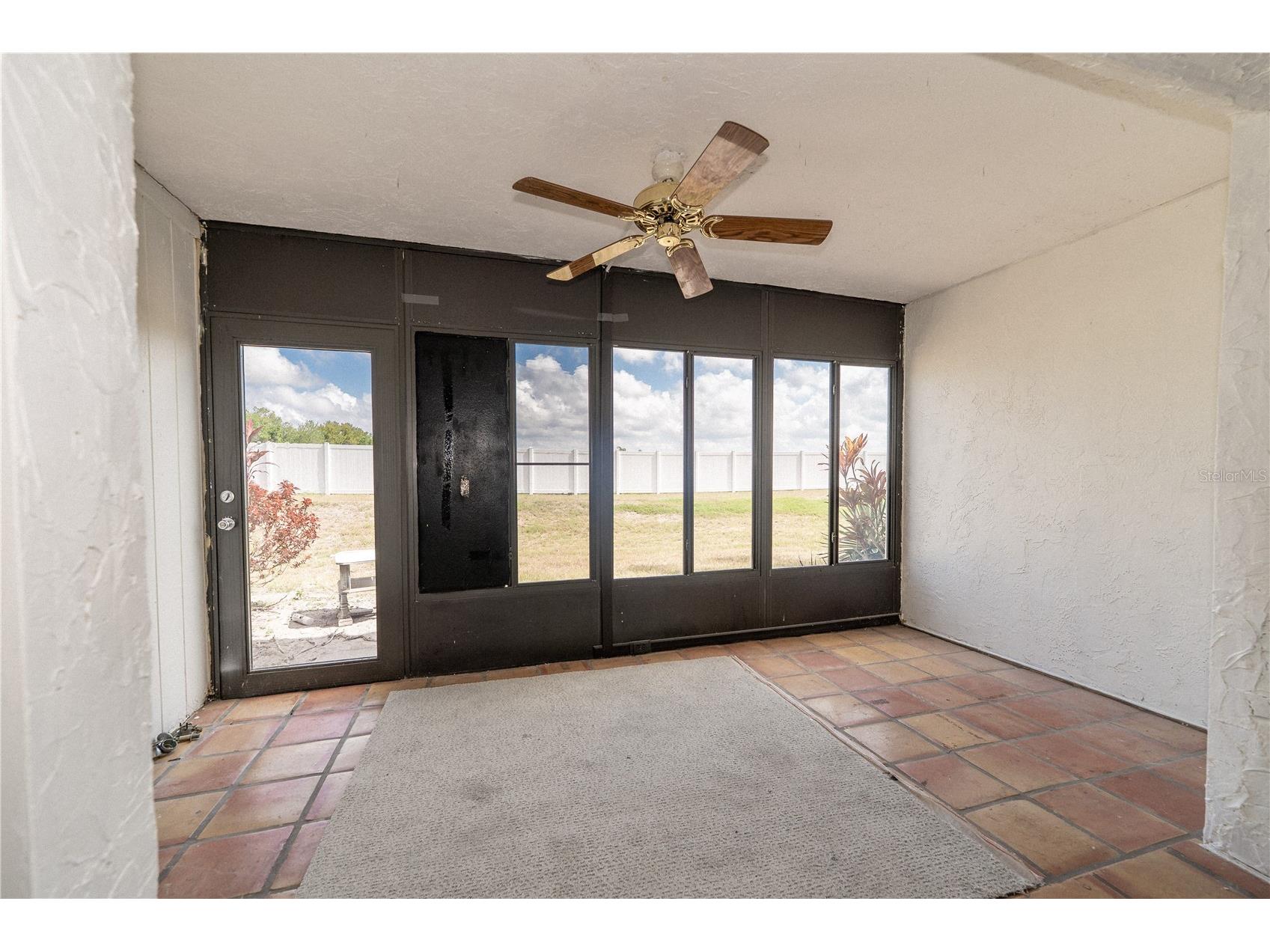 2433 Twin Drive #5 Sarasota FL 34234 A4693047 image7