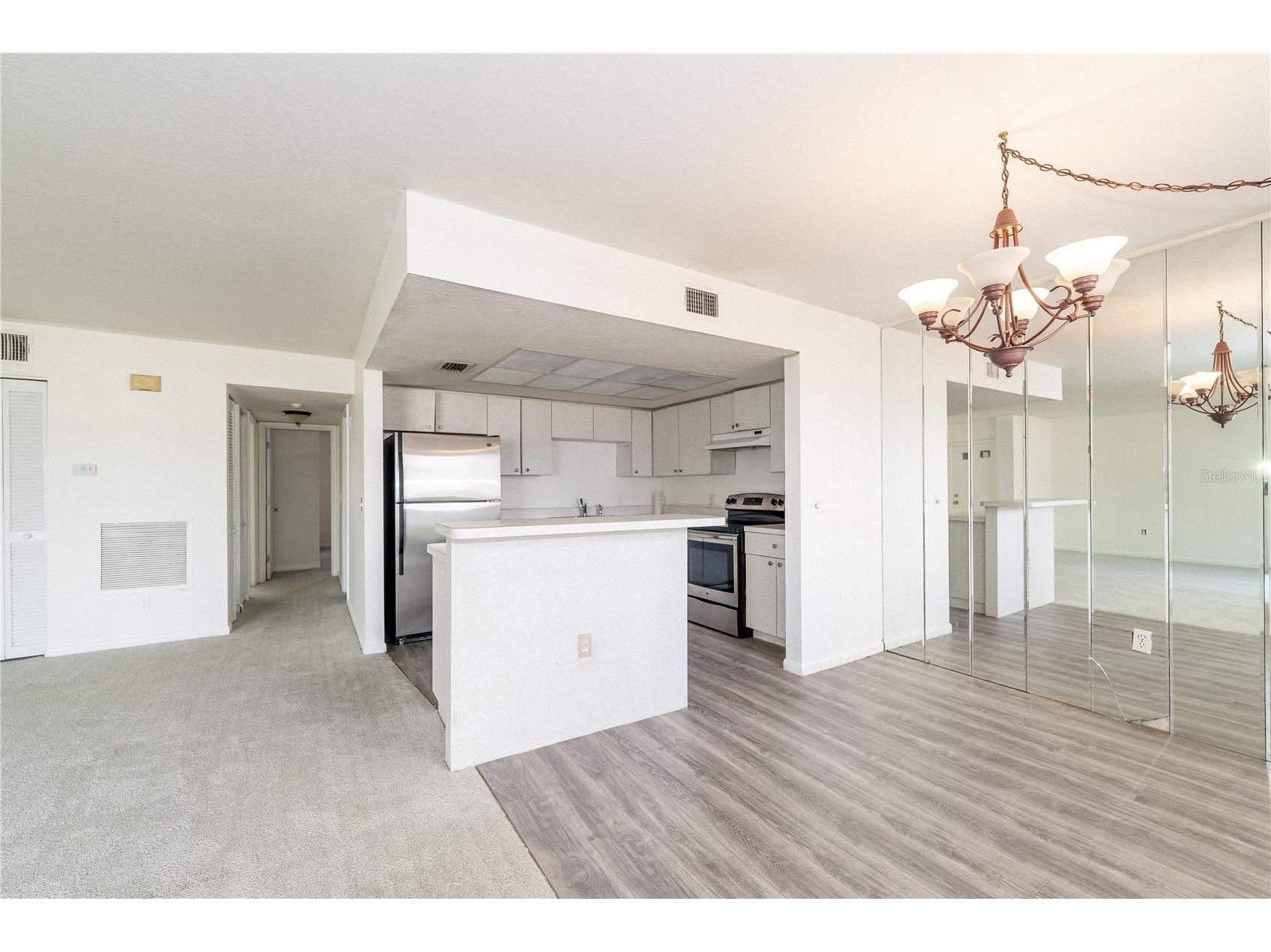 2433 Twin Drive #5 Sarasota FL 34234 A4693047 image8