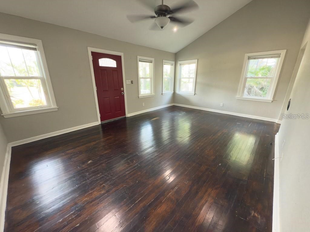 2434 9th Avenue N Saint Petersburg FL 33713 TB8505710 image4