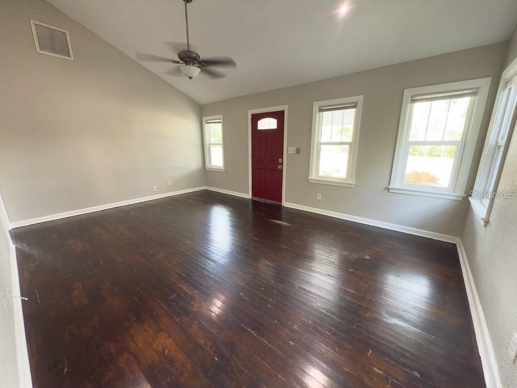 2434 9th Avenue N Saint Petersburg FL 33713 TB8505710 image5