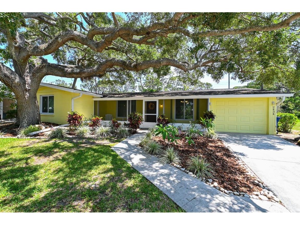 2434 Gulf Gate Drive Sarasota FL 34231 A4571922 image1