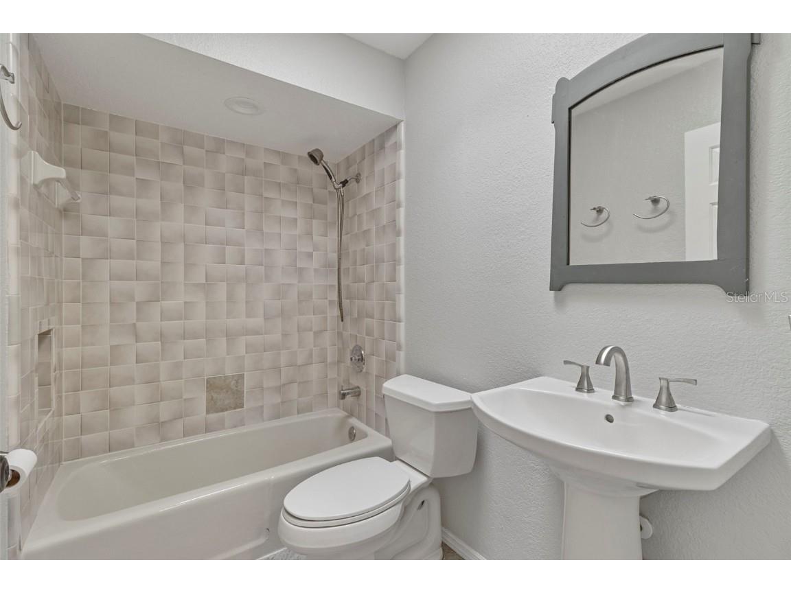 2434 Lake View Boulevard Port Charlotte FL 33948 TB8425954 image16