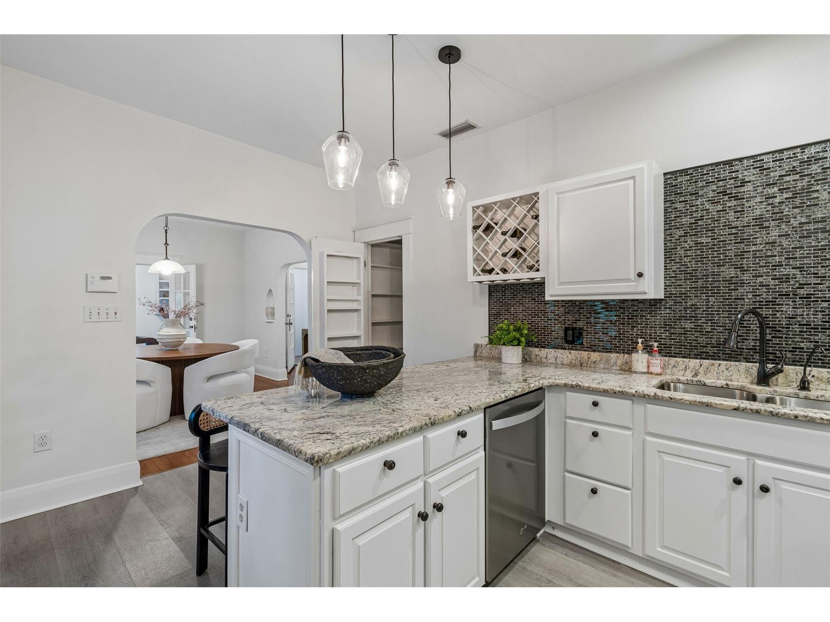 2434 W Prospect Road Tampa FL 33629 TB8510663 image20