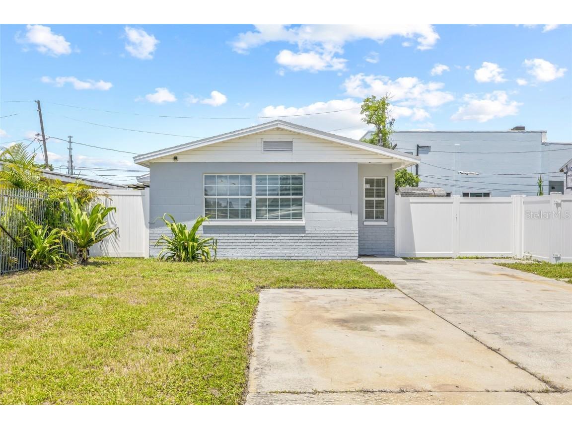 2435 18th Avenue N Saint Petersburg FL 33713 TB8411857 image1
