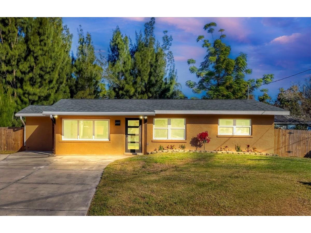 2435 Eugene Street Sarasota FL 34231 A4676302 image1