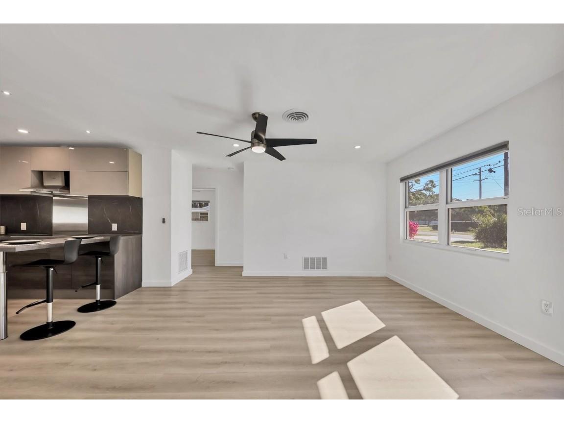 2435 Eugene Street Sarasota FL 34231 A4676302 image10