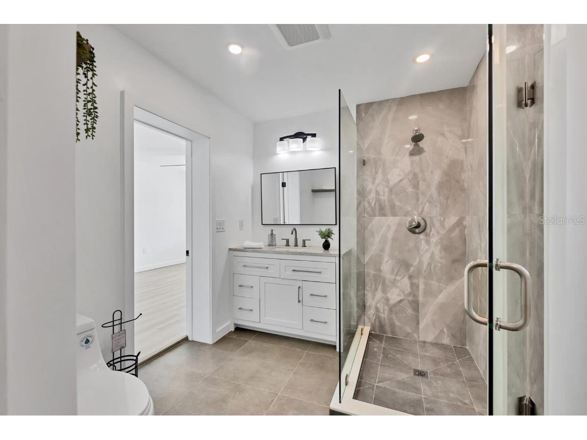 2435 Eugene Street Sarasota FL 34231 A4676302 image18