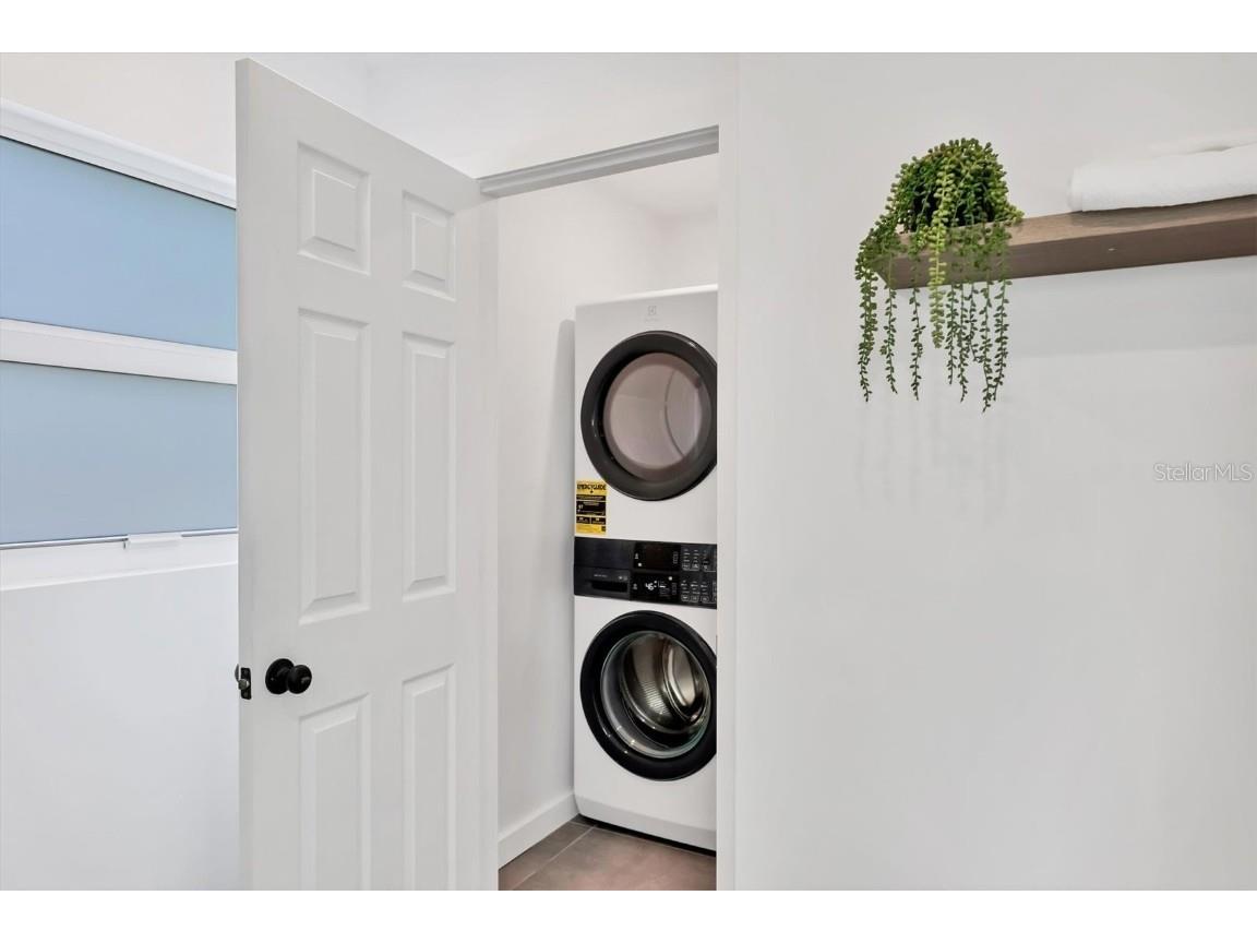 2435 Eugene Street Sarasota FL 34231 A4676302 image19