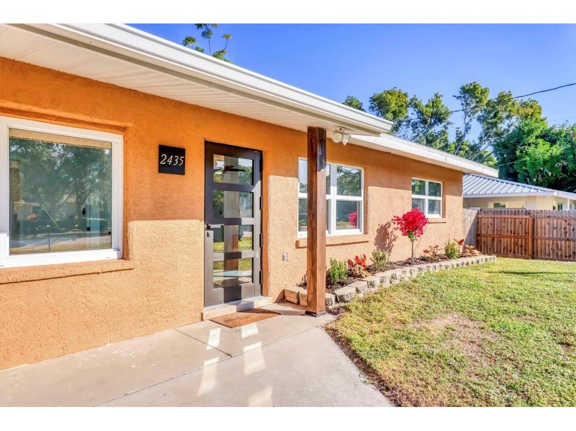2435 Eugene Street Sarasota FL 34231 A4676302 image2