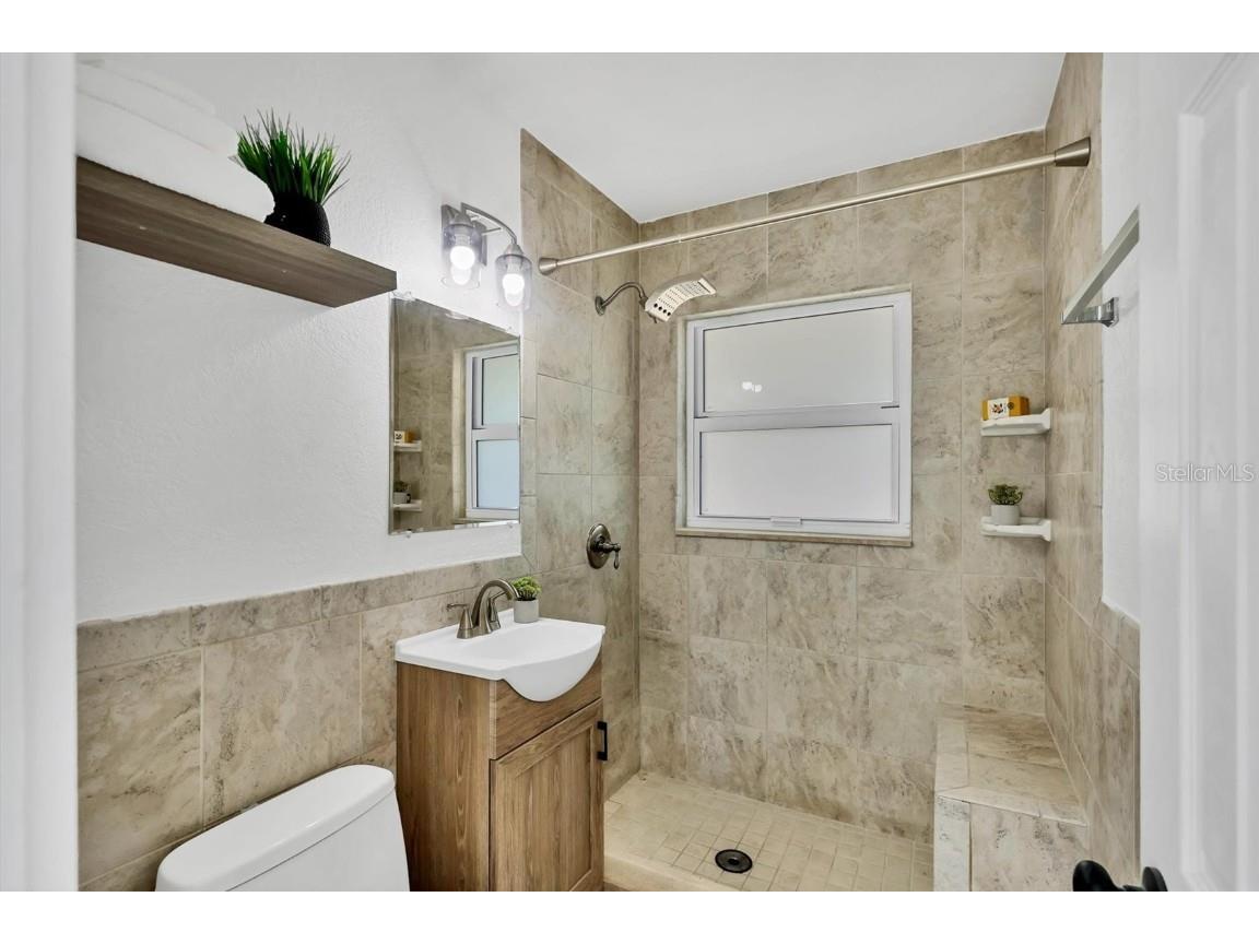 2435 Eugene Street Sarasota FL 34231 A4676302 image23