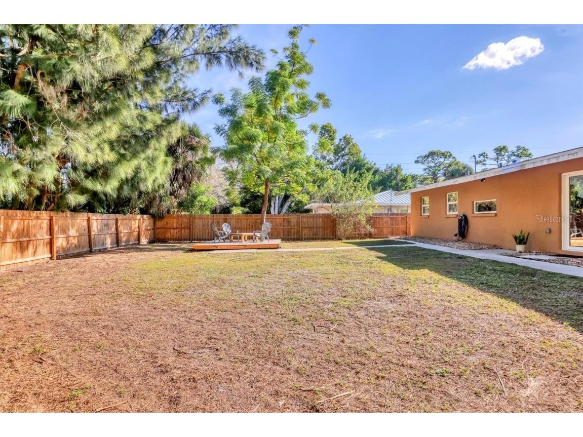 2435 Eugene Street Sarasota FL 34231 A4676302 image28