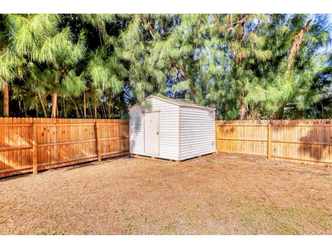 2435 Eugene Street Sarasota FL 34231 A4676302 image29